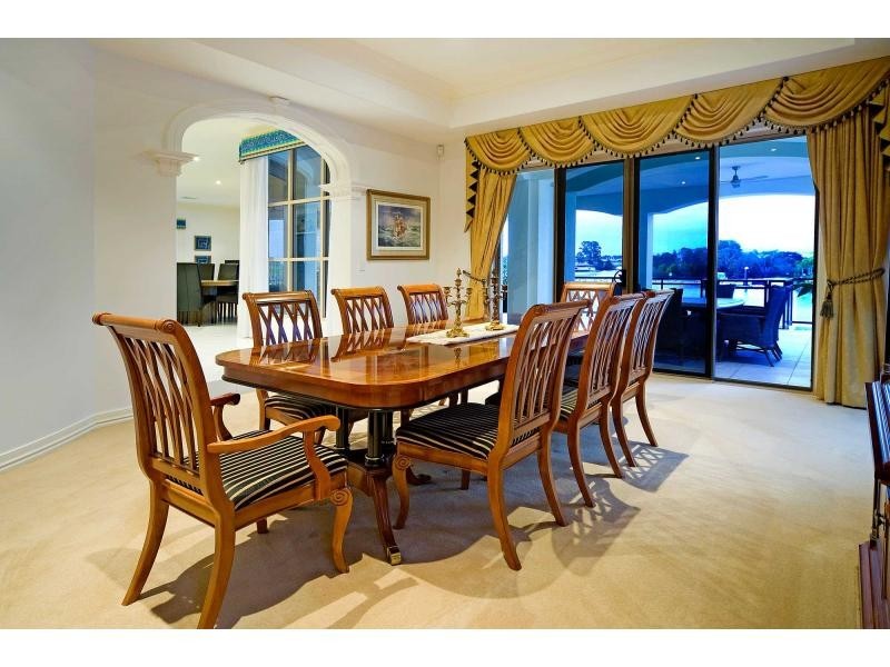 3113 Riverleigh Drive, Hope Island QLD 4212