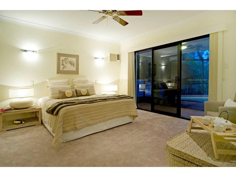 2 Oyster Cove Promenade, Oyster Cove, Hope Island QLD 4212