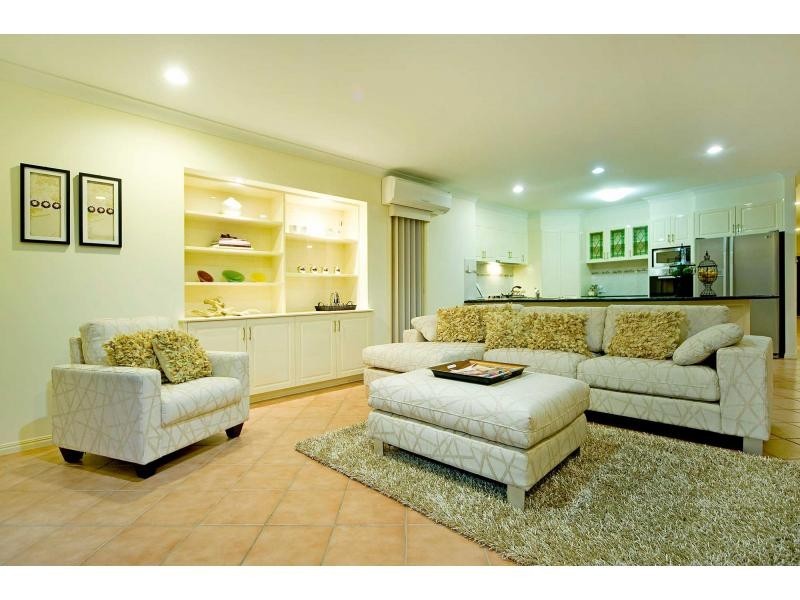 2 Oyster Cove Promenade, Oyster Cove, Hope Island QLD 4212
