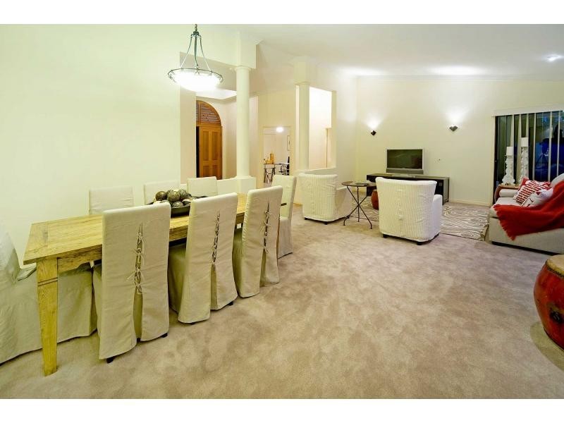 2 Oyster Cove Promenade, Oyster Cove, Hope Island QLD 4212