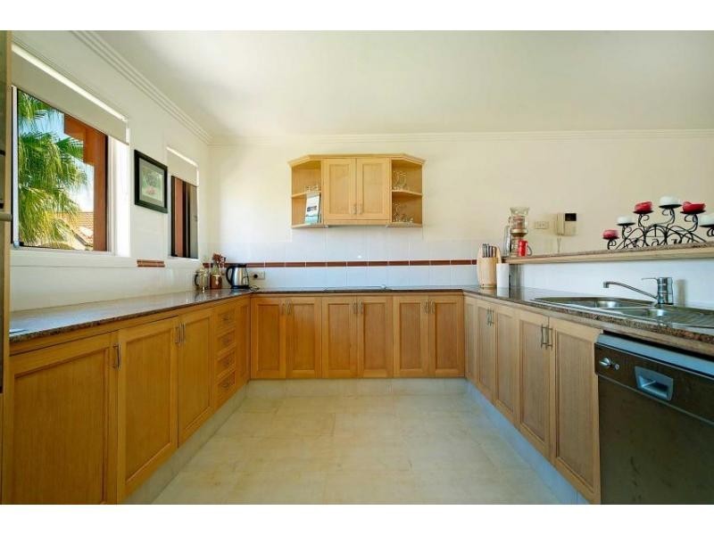 31 John Lund Drive, Hope Island QLD 4212