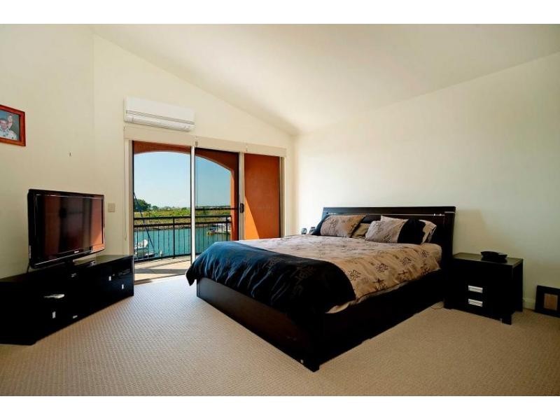 31 John Lund Drive, Hope Island QLD 4212