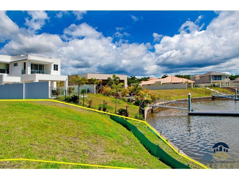 L16 Glengallon Way, Hope Island QLD 4212