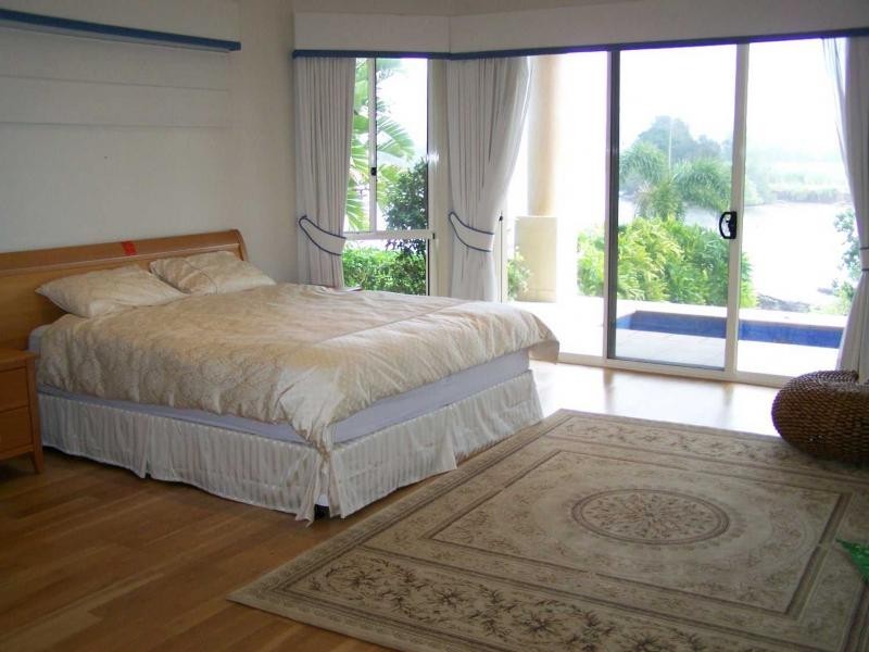 Hope Island QLD 4212