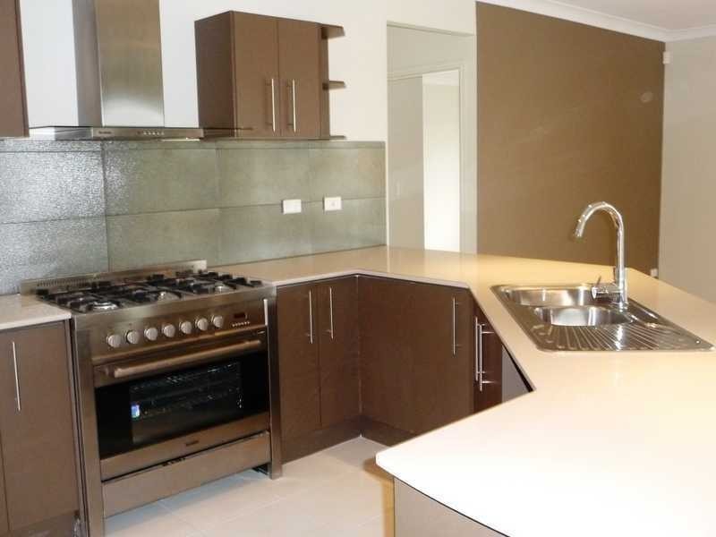 27 Rhodium Crescent, Hope Island QLD 4212