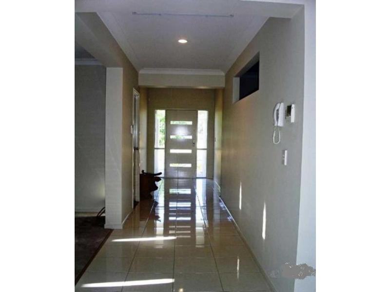 27 Rhodium Crescent, Hope Island QLD 4212