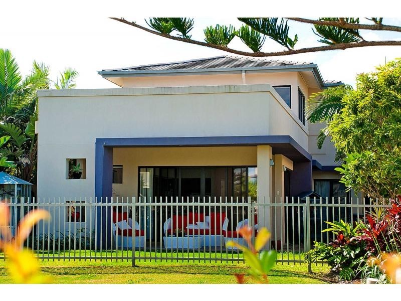 6118 Trasimeno Avenue, Hope Island QLD 4212