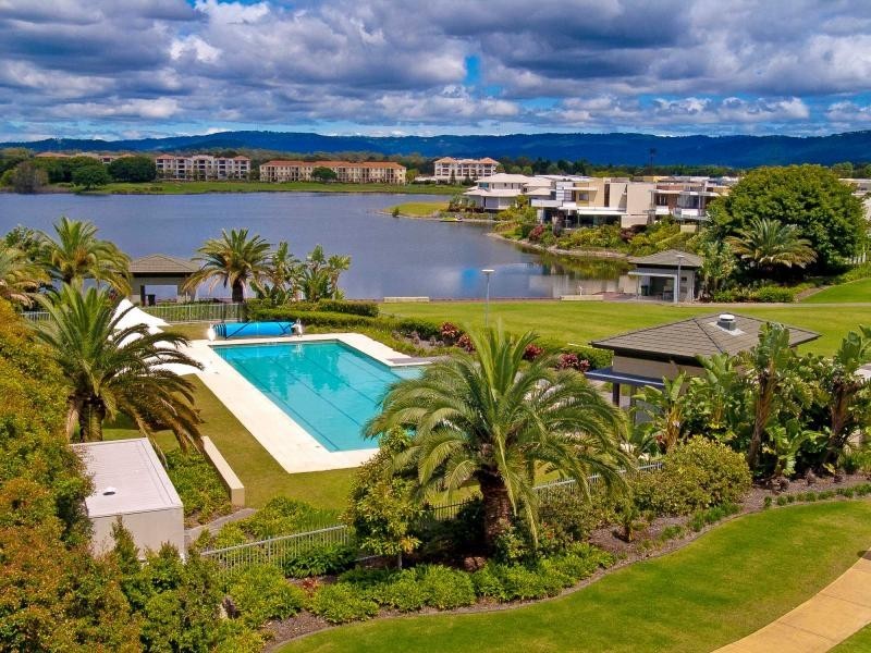 6118 Trasimeno Avenue, Hope Island QLD 4212