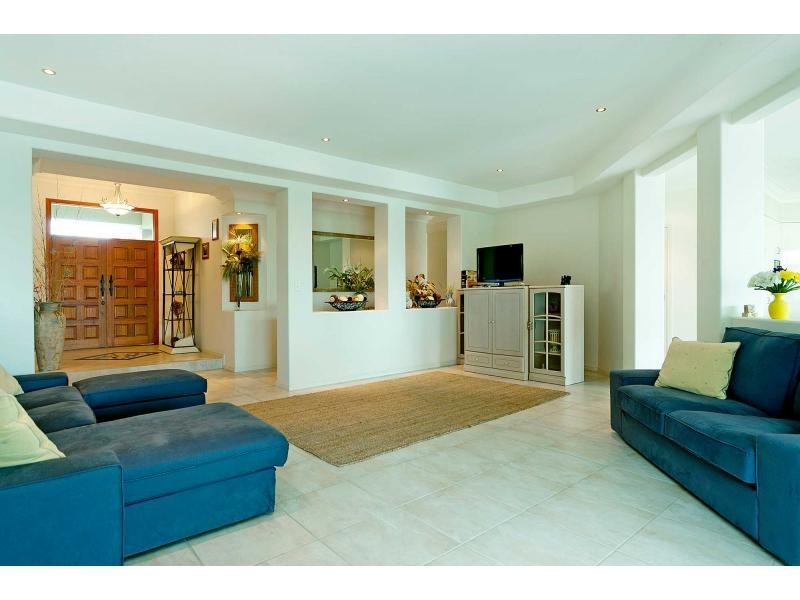 23 Sabrina Avenue, Helensvale QLD 4212