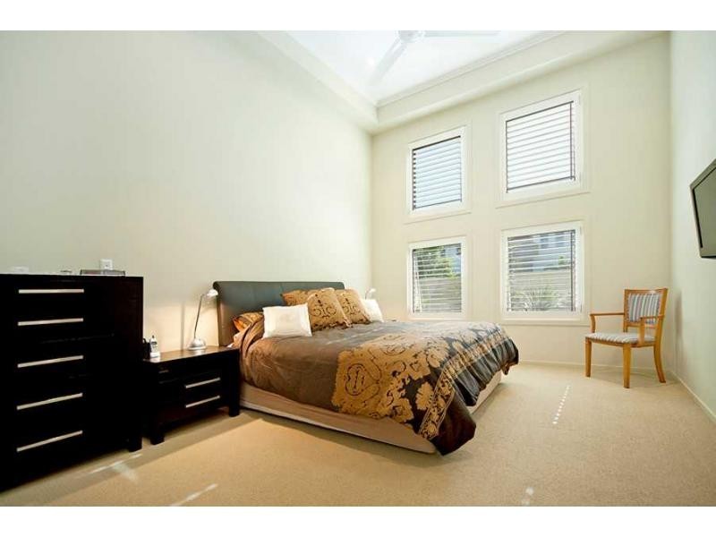 6162 Lugano Drive East, Hope Island QLD 4212