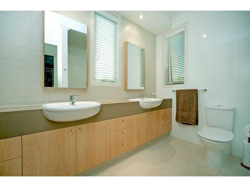 6162 Lugano Drive East, Hope Island QLD 4212