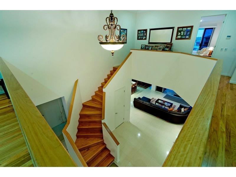 2327 Cressbrook Drive, Hope Island QLD 4212