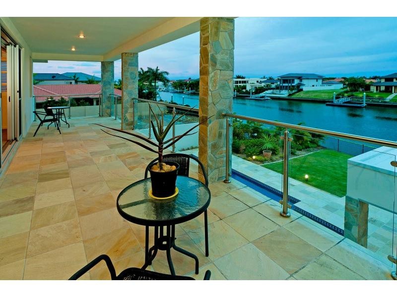 2327 Cressbrook Drive, Hope Island QLD 4212