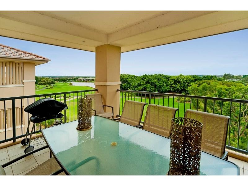 8440 Magnolia Drive East, Hope Island QLD 4212