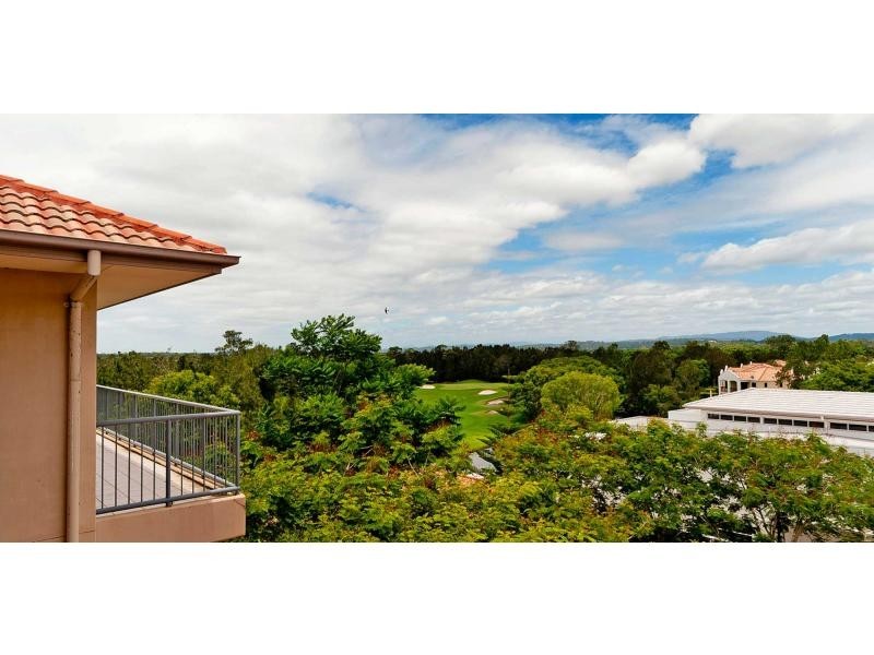 8440 Magnolia Drive East, Hope Island QLD 4212