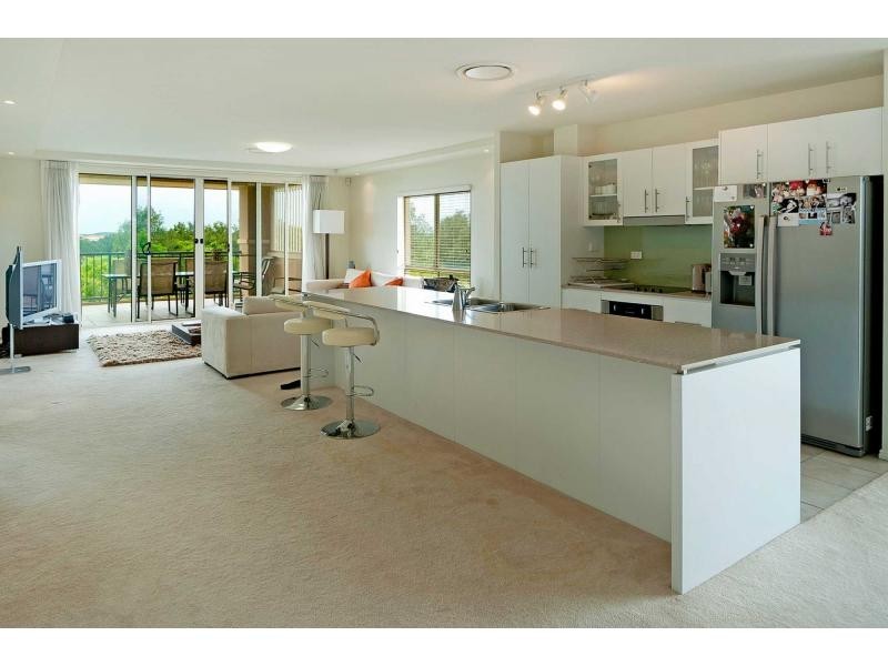 8440 Magnolia Drive East, Hope Island QLD 4212