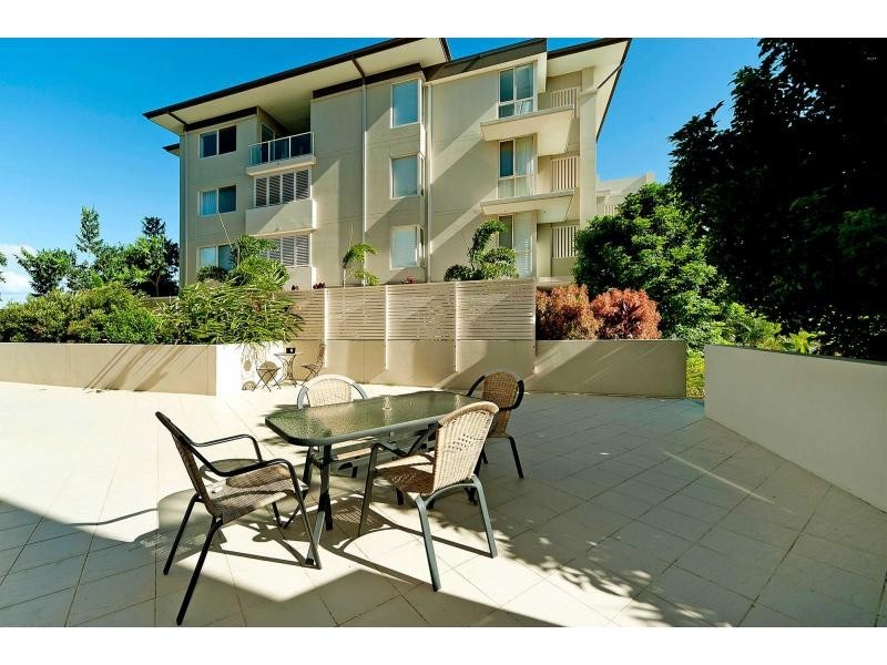 Unit 1718/2 Rialto Quay Drive, Hope Island QLD 4212