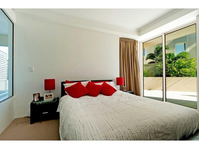 Unit 1718/2 Rialto Quay Drive, Hope Island QLD 4212