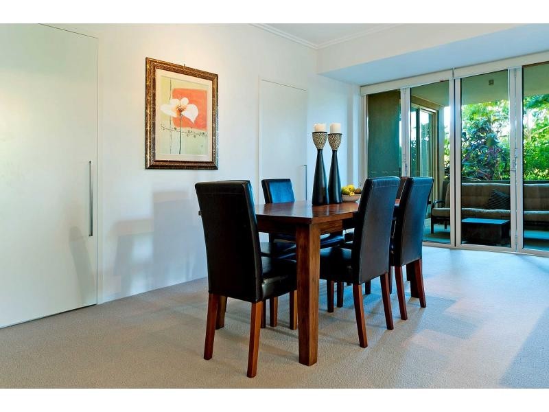 Unit 1718/2 Rialto Quay Drive, Hope Island QLD 4212
