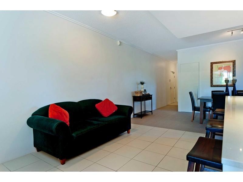 Unit 1718/2 Rialto Quay Drive, Hope Island QLD 4212