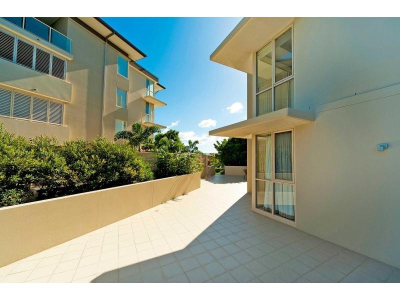 Unit 1718/2 Rialto Quay Drive, Hope Island QLD 4212