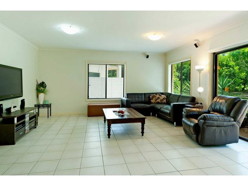 8862 Magnolia Drive East, Hope Island QLD 4212