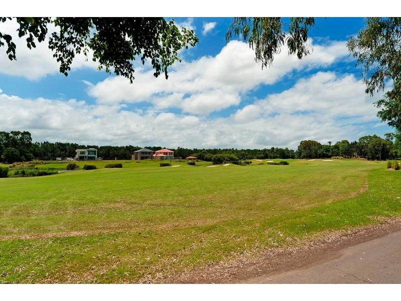 8862 Magnolia Drive East, Hope Island QLD 4212