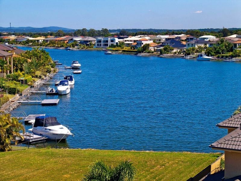 23 Oyster Cove Promenade, Helensvale QLD 4212
