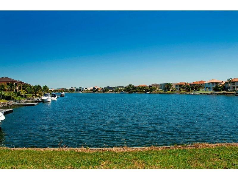 23 Oyster Cove Promenade, Helensvale QLD 4212