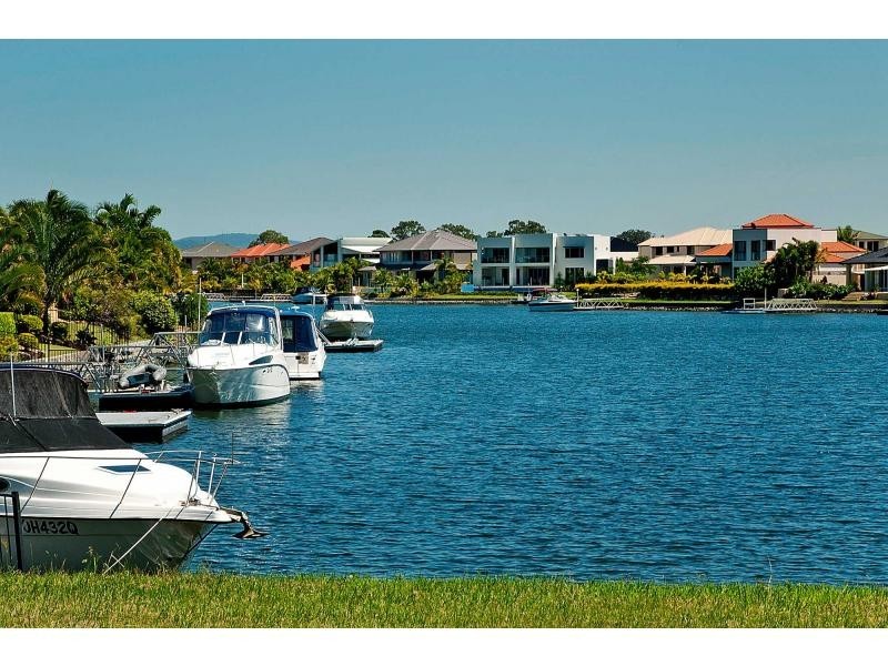 23 Oyster Cove Promenade, Helensvale QLD 4212