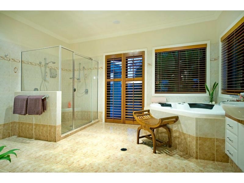 2114 Fernlea Close, Hope Island QLD 4212