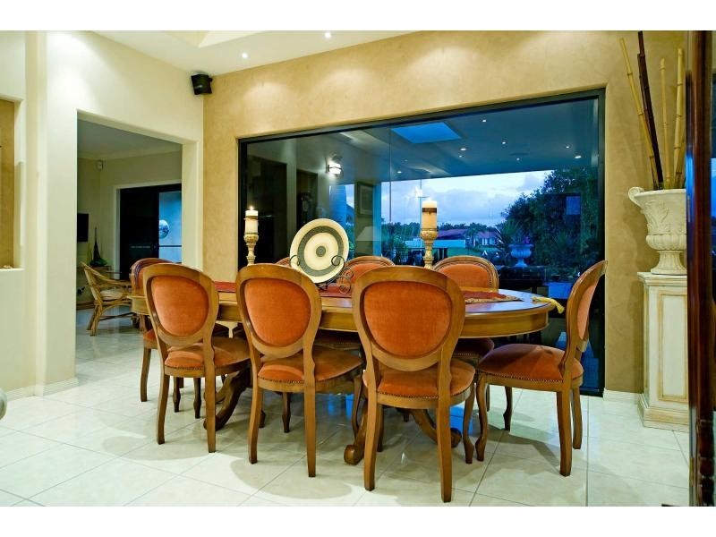 2114 Fernlea Close, Hope Island QLD 4212