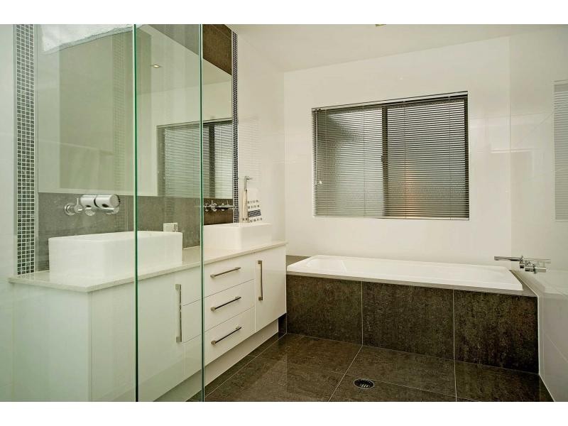 47 Harbourvue Court, River Links, Helensvale QLD 4212