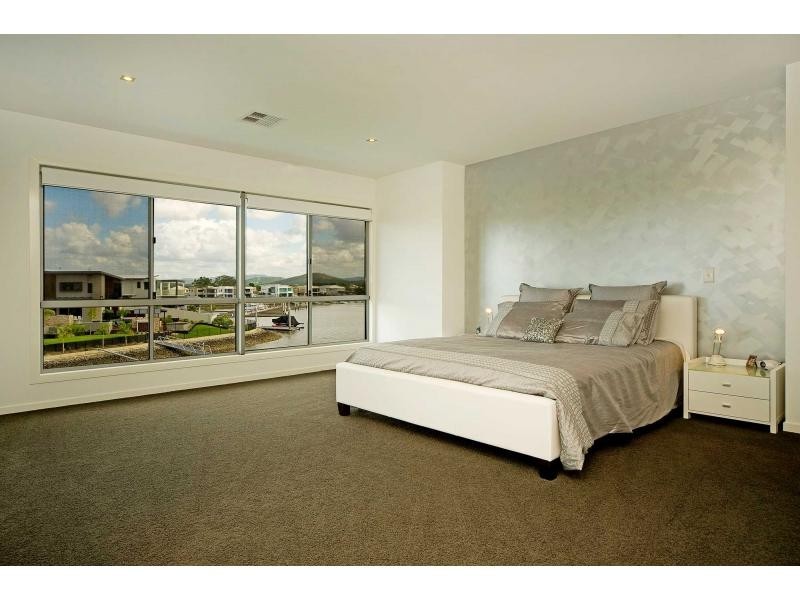 47 Harbourvue Court, River Links, Helensvale QLD 4212