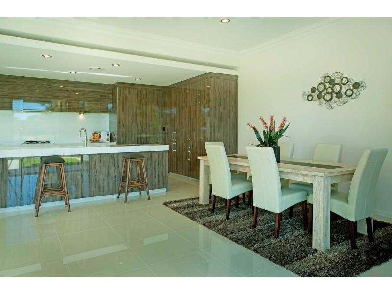 9104 Peter Senior Drive, Hope Island QLD 4212