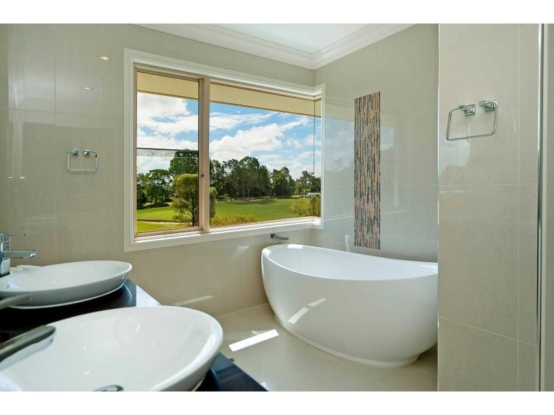 9104 Peter Senior Drive, Hope Island QLD 4212