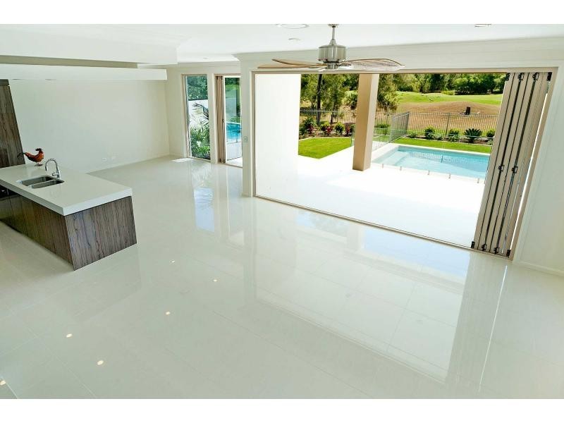 9104 Peter Senior Drive, Hope Island QLD 4212