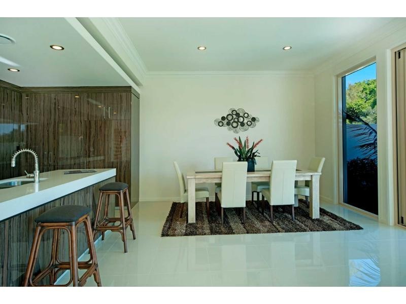 9104 Peter Senior Drive, Hope Island QLD 4212