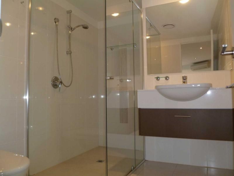 2201/2 Activa Way, Hope Island QLD 4212