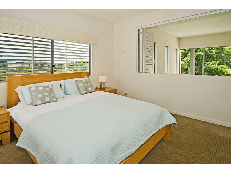 6063 Lugano Drive, Hope Island QLD 4212