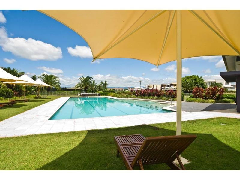 6063 Lugano Drive, Hope Island QLD 4212