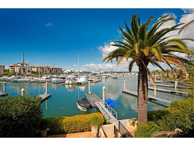 1517 Riverdale Drive, Hope Island QLD 4212