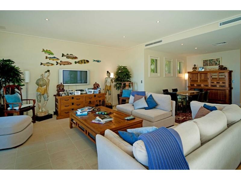 1517 Riverdale Drive, Hope Island QLD 4212