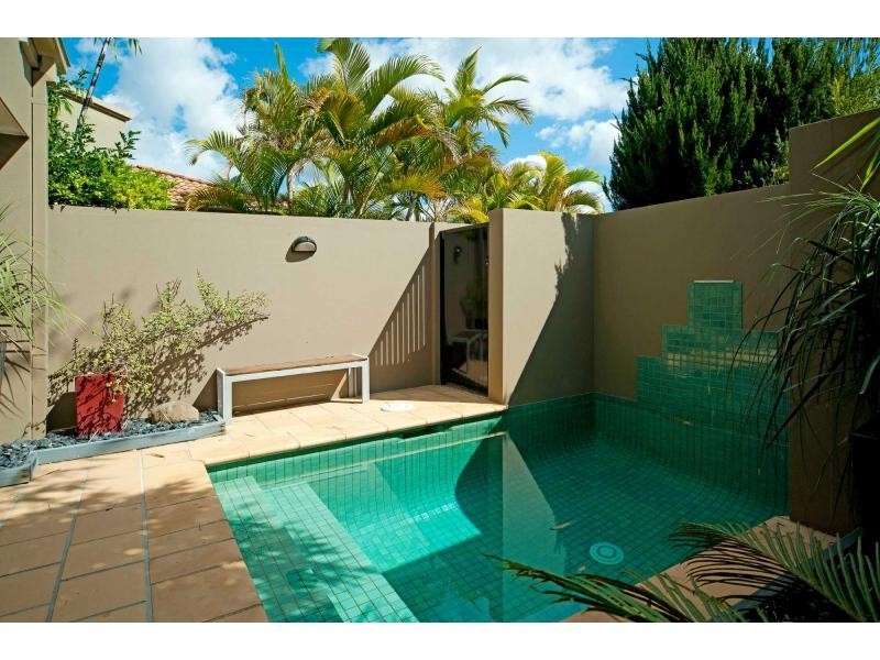1517 Riverdale Drive, Hope Island QLD 4212