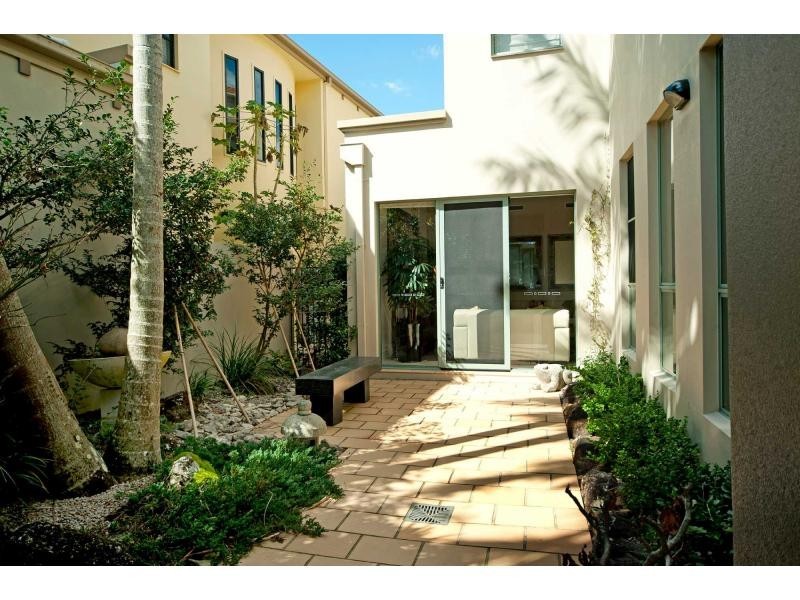 1517 Riverdale Drive, Hope Island QLD 4212