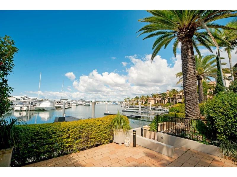 1517 Riverdale Drive, Hope Island QLD 4212