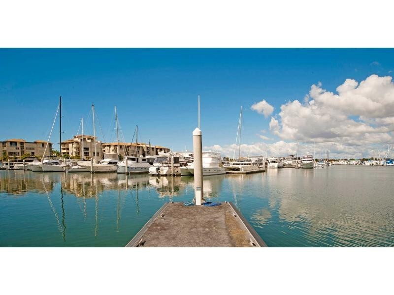 1517 Riverdale Drive, Hope Island QLD 4212