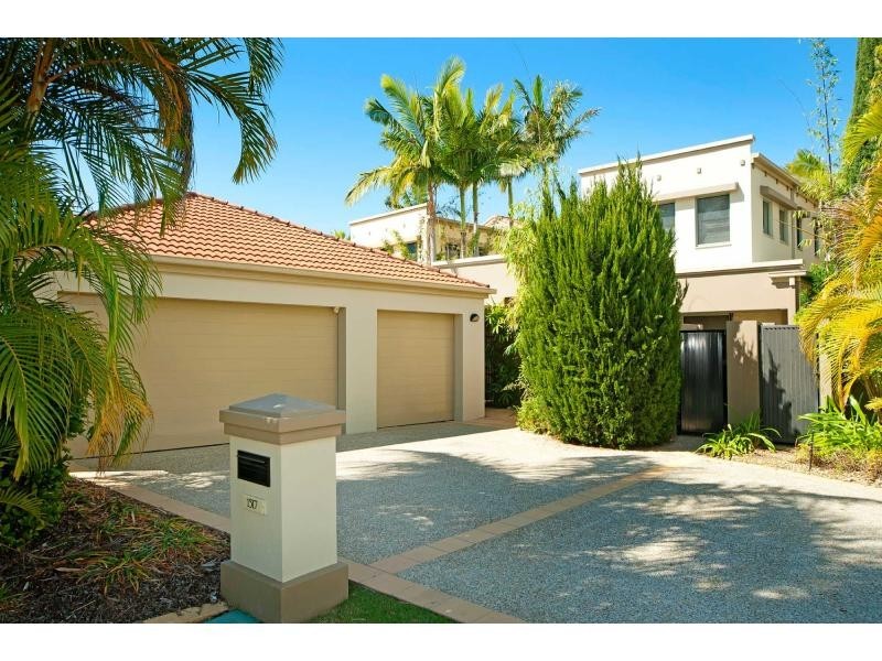 1517 Riverdale Drive, Hope Island QLD 4212