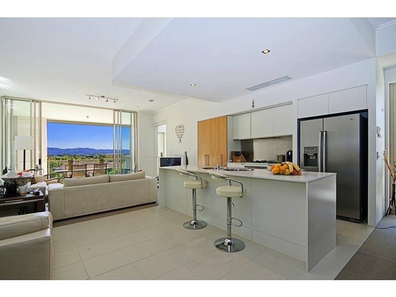 Unit 1749/2 Rialto Quay Drive, Hope Island QLD 4212