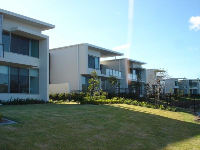 Hope Island QLD 4212